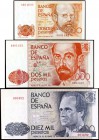 1980 (2) y 1985. 200, 2000 y 10000 pesetas. Conjunto de 3 billetes: Clarín, Juan Ramón Jiménez y Juan Carlos I / Felipe, todos con la misma numeración...