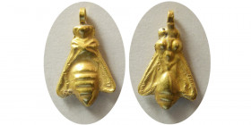PHOENICIA, Ca. 500 BC. Early Phoenician gold Bee pendent