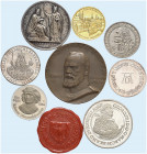 LOT. 
Lot von 48 Stück: Diverse Münzen (21x) zu Stadtereignissen und Personenjubiläen des Fränkischen Raumes. U. a. Weimarer Republik, 3 RM 1928, Din...