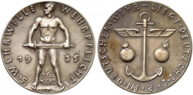 GOETZMEDAILLEN. 
Silbermedaille 1935 (36,0 mm), auf die Einführung der Wehrpflicht. Nackter Krieger mit Schwert / Allegorie der Streitkräfte. Kienast...