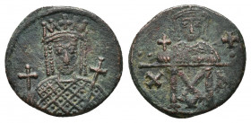 CONSTANTINE VI and IRENE (780-797 AD). AE, Follis. Constantinople.
Obv: Crowned facing bust of Irene, holding cruciform sceptre and globus cruciger....