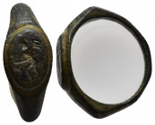 ANCIENT ROMAN BRONZE RING (1ST-5TH CENTURY AD.)
Eros
Condition : See picture. No return
Weight : 3.85 g
Diameter: 23.31 mm