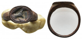 ANCIENT ROMAN BRONZE RING (1ST-5TH CENTURY AD.)
Uncertain fıgure
Condition : See picture. No return
Weight : 5.10 g
Diameter: 23.8 mm