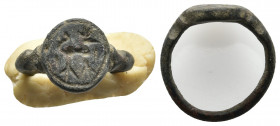 ANCIENT ROMAN BRONZE RING (1ST-5TH CENTURY AD.)
Uncertain fıgure
Condition : See picture. No return
Weight : 6.76 g
Diameter: 23.6 mm