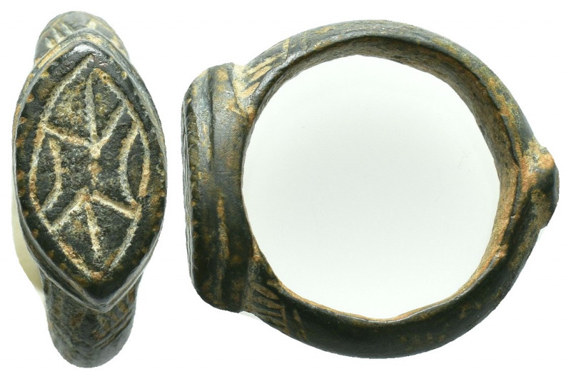 ANCIENT ROMAN BRONZE RING (1ST-5TH CENTURY AD.)
Condition : See picture. No ret...