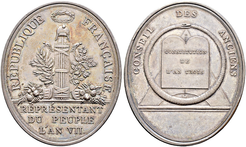Frankreich-Königreich. Erste Republik 1792-1799 
Hochovale Silbermedaille AN VI...