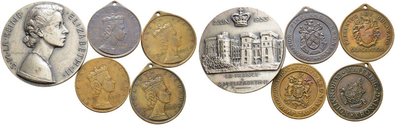 Großbritannien. Elizabeth II. seit 1953 
Lot (5 Stücke): Medaillen auf ihre Krö...