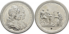 Haus Habsburg. Karl VI. 1711-1740 
Zinnmedaille mit Kupferstift 1723 von A. Vestner, auf den gleichen Anlass. Die belorbeerten Brustbilder des Kaiser...