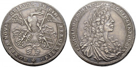 Nürnberg, Stadt. 
Schraubtaler 1693. Fliegender, gekrönter Adler mit Zepter und Schwert über zwei Stadtwappen, dazwischen die Jahreszahl / Belorbeert...