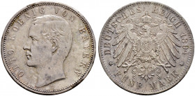 Silbermünzen des Kaiserreiches. BAYERN 
Otto 1888-1913. 5 Mark 1894 D. J. 46. mit altem Unterlagszettel, feine Patina, vorzüglich