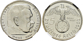 Drittes Reich. 
5 Reichsmark 1936 D. Hindenburg mit HK. J. 367. In Plastikholder der NGC (slabbed) mit der Bewertung PF 63 CAMEO winzige Kratzer, Pol...
