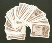 Conjunto de 69 billetes de 1 Peseta emitidos el 19 de Junio de 1948 con las series L y M, con numeraciones muy próximas, la mayoría correlativas (Edif...