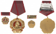 Bulgaria, Peoples Republic: Order of Georgi Dimitrov.
Gold award medal. Nr. 2670. 1987. Gold and enamel. 41,6 x 46,5 mm. 36,9 gr. (incl ribbon). 
Mi...