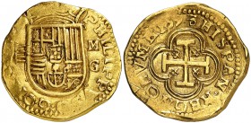1598. Felipe II. Granada. M. 4 escudos. (Cal. nº 3 y Tauler nº 3, indican por error la fecha 1593 y son el mismo ejemplar). 13,43 g. Tipo "OMNIVM". Mu...