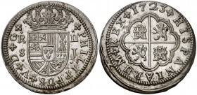 1723. Felipe V. Sevilla. J. 2 reales. (Cal. 1425). 6,27 g. Mínimas rayitas. Bella. Parte de brillo original. Rara así. EBC+.