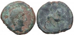 siglo II-I d C. Kastilo-Castulo. Castulo. As. FAB. 704. Ae. 14,05 g. Busto viril con diadema a la derecha, media luna al frente /Esfinge a la derecha....