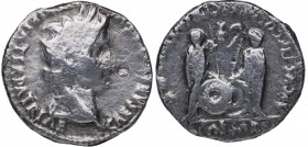 7-6 a.C.. Augusto. Lugdunum. Denario. Ag. 3,29 g. RARO. BC+. Est.130.