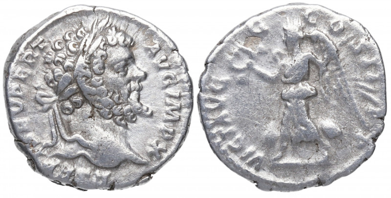 198 d.C. Septimio Severo. Roma. Denario. DS 4122 t. Ag. 2,78 g. VICT AVGG COS II...