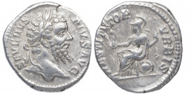 207 d.C. Septimio Severo. Roma. Denario. DS 4131 f. Ag. 2,28 g. RESTITVTOR VRBIS. Roma sentada a izquierda. MBC+. Est.60.
