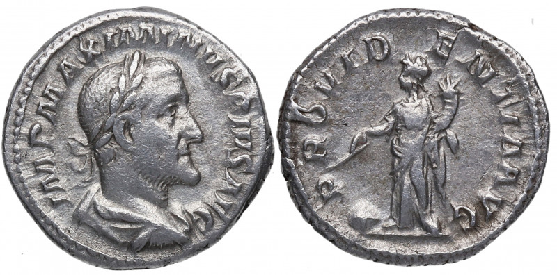 235/8 d.C. Maximino I (235-238 d.C). Roma. Denario. RSC 77 – RIC 13. Ag. 2,88 g....