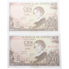 1965. Estado Español (1936-1975). Pareja de 100 Pesetas. Error doble firma en reverso de ambos billetes. EBC+. Est.50.