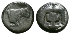 (1.59g 12mm Silver) IONIA, Samos. 310-300 BC. AR Hemidrachm of magistrate Artenous(?). 
Facing lion’s head 
Rev.Forepart of bull. 
SNG.Cop.1702v.
