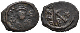 PHOCAS (602-610). Half Follis 4.5gr 22.6mm