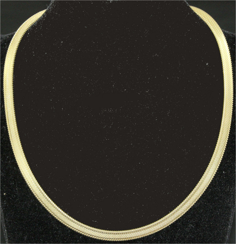 Colliers und Halsketten
Damen-Halsband Gelbgold 585/1000. Länge 44 cm; 33,18 g....
