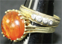 Fingerringe
2 Damenringe, Gelbgold 585/1000: mit 4 Brillanten und mit großem Bernstein. Ringgröße 17. Zusammen 7,88 g