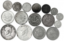China
Lots bis 1949
16 Silbermünzen: Dollar 1934 (2X), 1/2 Dollar Yunnan 1909, 4 X 1911, 5 X 20 Cents, 3 X 10 Cents, Sinkiang 5 Mace (Broschierspure...