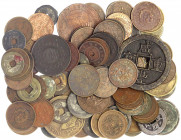 China
Lots bis 1949
Interessanter Posten gegossener und geprägter Cashmünzen, 93 Stück, von der Nördl. Song bis zur Qing-Dynastie (u.a. ein 50 Cash ...