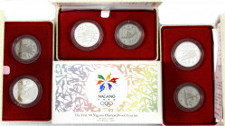 Japan
Lots
6 Stück: 3 X 5000 Yen (Silber) und 3 X 500 Yen (Cu/Ni) 1998 Oly. Spiele in Nagano. Jeweils in Originalschatulle mit Zertifikat, (2 X ohne...
