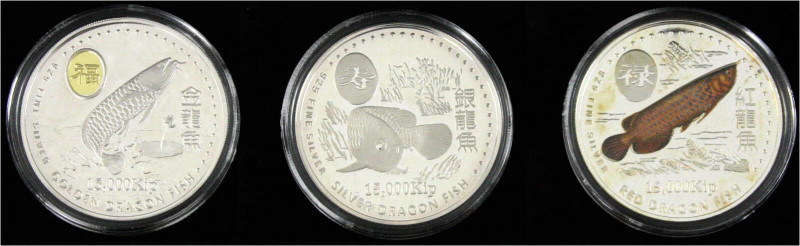 Laos
Republik, seit 1975
Schatulle mit 3 Silbermünzen: 15000 Kip 2000 Goldener...