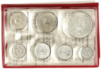 Nepal
Lots
30 X Kursmünzensatz VS 2031 = 1974. Jeweils 7 Münzen vom Pice bis 25 Rupees (Silber) zur Krönung von Birendra.
prägefrisch. Krause/Mishl...