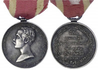 Thailand
Rama V., 1868-1910
Tragbare Silbermedaille am Band RS 112 = 1893 zu seinem silbernen Reg.-Jub. 26 mm; 9,14 g. (inklusive Band).
vorzüglich...