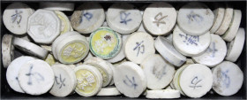 Thailand
Lots
70 Spielhöllen-Tokens aus Porzellan. sehr schön bis vorzüglich
