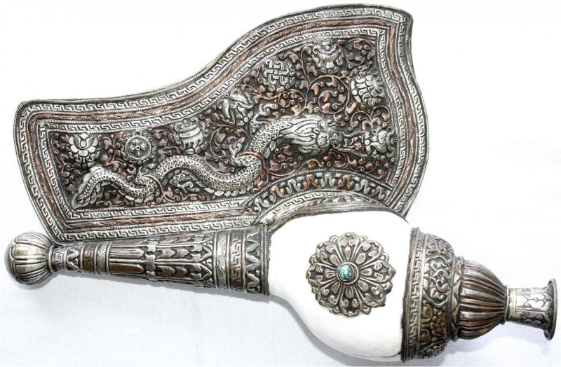 Tibet
Shankha (शङ्ख, ein Horn, eines der Attribute des Vishnu), 20. Jh. Haus de...