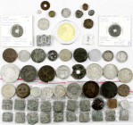 Lots Asien allgemein
Interessanter Posten von ca. 60 meist alten Münzen, Medaillen, Porzellantokens, etc. von Indien (Britisch, Hyderabad, Kutch, Mys...