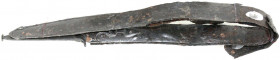 Kelten
Grabbeigabe (Paraphenalie): ein absichtlich zu diesem Zweck verbogenes Eisen-Schwert, teils fragmentiert. Länge 46 cm, auf Acrylplatte befesti...