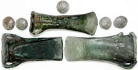 Kelten
3 keltische Bronzeäxte der Zeit um 700 v. Chr. Längen 114, 97 und 110 mm. Vgl. Wessex Archaeology, Bronze Age axe hoard from Dorset. Dazu: 5 k...