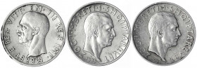 Albanien
Lots
3 Silbermünzen: 1 Frang Ar 1935 und 1937, 5 Lek 1939.
vorzüglich, einmal kl. Randfehler