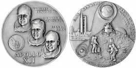 Luftfahrt und Raumfahrt
Silbermedaille v. Ralph J. Mencont auf Apollo XII und die Mondlandung 1970. Mondemblem, die Köpfe der 3 Raumfahrer/Inschrift ...