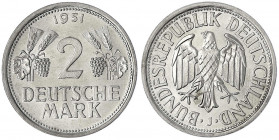 Kursmünzen
2 Deutsche Mark Ähren, Kupfer/Nickel 1951
1951 J. fast Stempelglanz, winz. Kratzer, Prachtexemplar. Jaeger 386.