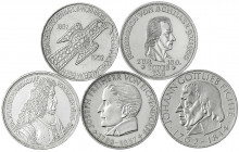 Gedenkmünzen
5 Deutsche Mark, Silber, 1952-1979
Die ersten fünf Gedenkmünzen 1952 bis 1964, Germanisches Museum, Schiller, Markgraf v. Baden, Eichen...