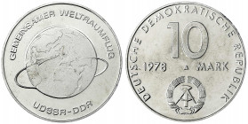 Gedenkmünzen der DDR
10 Mark 1978 A, Weltraumflug. Randschrift läuft links herum.
Polierte Platte, offen in Kapsel. Jaeger 1568.