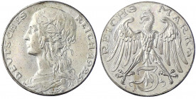 Weimarer Republik
3 Reichsmark Silber 1925, Mädchenkopf/Adler steht mit ausgebreiteten Flügeln v.v. Randunze 800. 14,03 g.
Stempelglanz/Estabschlag,...