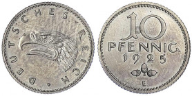 Weimarer Republik
10 Pfennig 1925 E. Geriffelter Rand. Kupfer-Nickel. 21,16 mm; 4,03 g.
vorzüglich/Stempelglanz, sehr selten. Jaeger zu 317. Schaaf ...