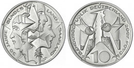 Bundesrepublik Deutschland
Probe v. Victor Huster zu 10 Euro in Silber 2007. Saarland. Glatter Rand, Nummerierung 40/100. 36 mm, 30,12 g. Auflage nur...