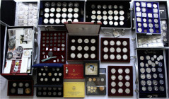 Sammlungen allgemein
Schöner Nachlass in 6 Alu-Münzkoffern, etc. Tausende Münzen aus aller Welt, von alt bis neu. Viele Deutsche Silbermünzen ab der ...