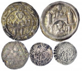 Sammlungen allgemein
Bebatablett mit 112 Münzen meist des Mittelalters bis ca. 1600. U.a. 2 Brakteaten von Halberstadt, Pfennige von Nürnberg, Trier,...